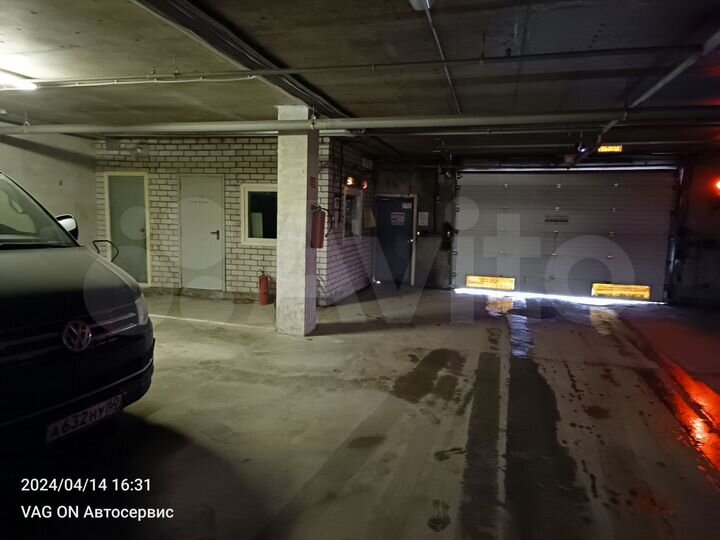 Машиноместо, 10 м²