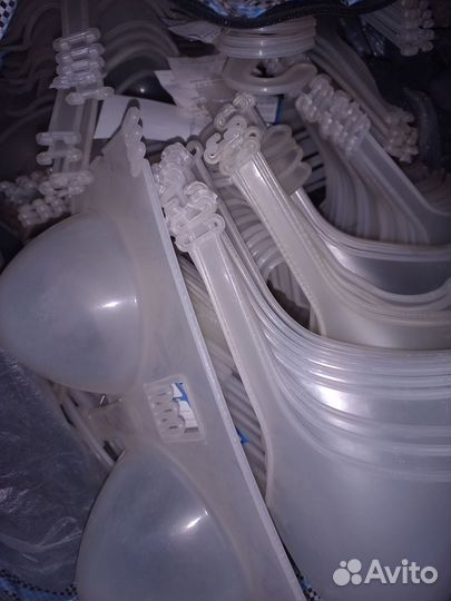 Вешалки для бюстгальтеров