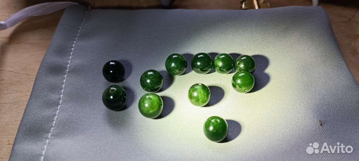 Бусины из зелёного нефрита 12 мм