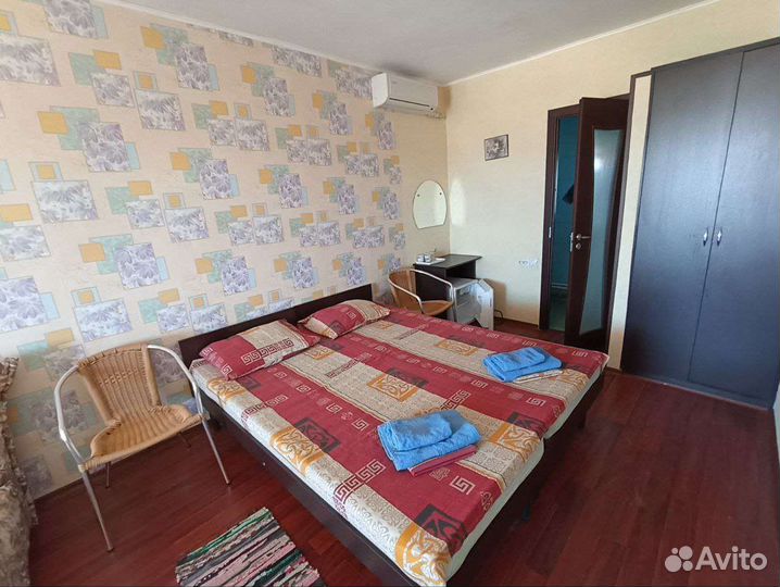 Гостевой дом Лемур в Голубицкой