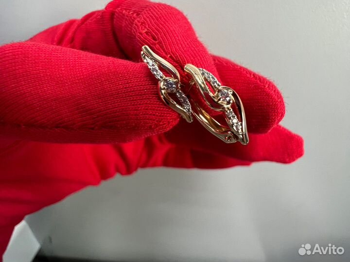 Золотые серьги с фианитами