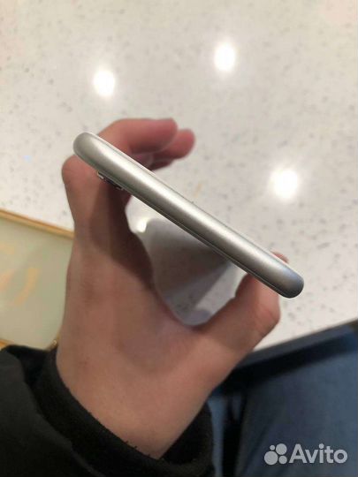 Телефон iPhone 6s на запчасти