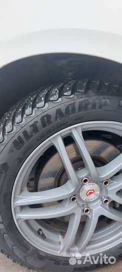 Goodyear Ultragrip Ice Arctic 215/55 R17 98T