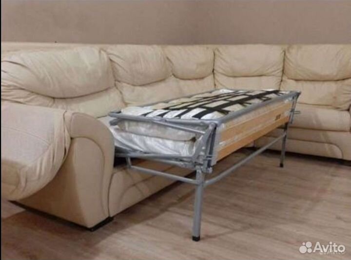 Кожаный угловой диван бу