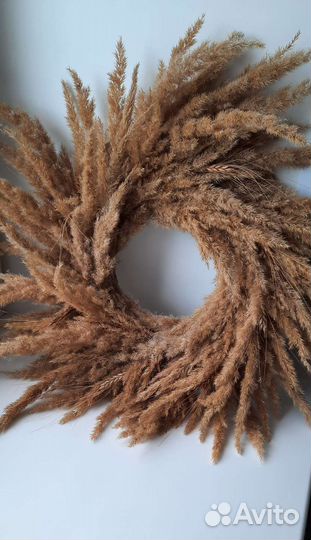 Интерьерный венок из пампасной травы