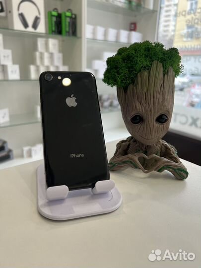 iPhone 8, 64 ГБ