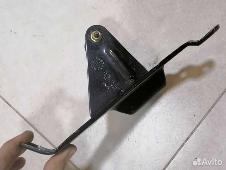 Кронштейн рулевой колонки Chery Amulet A15