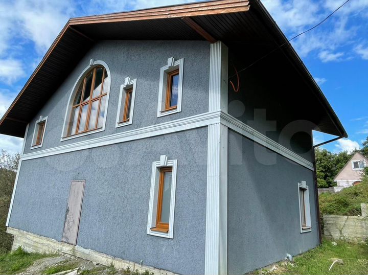 Дом 177 м² на участке 6 сот.