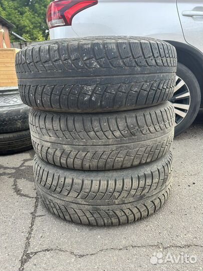 Dunlop SP Winter Ice 01 235/65 R17