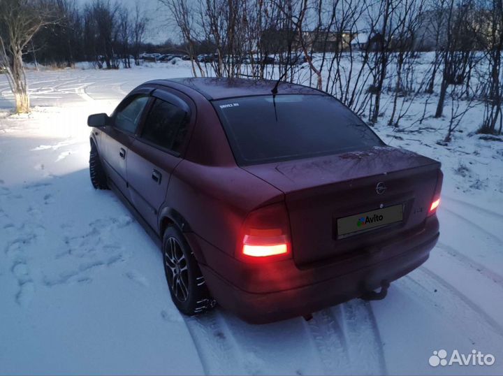 Opel Astra 1.8 AT, 1998, 300 000 км