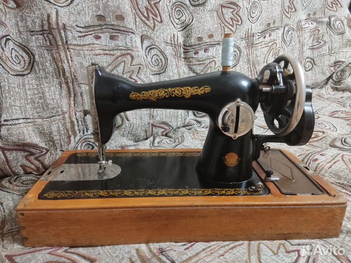Советская швейная машина