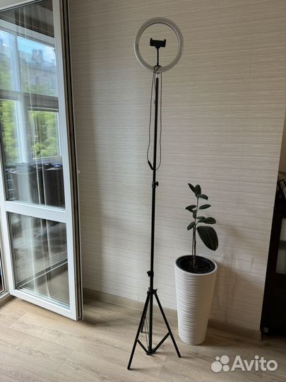 Кольцевая лампа