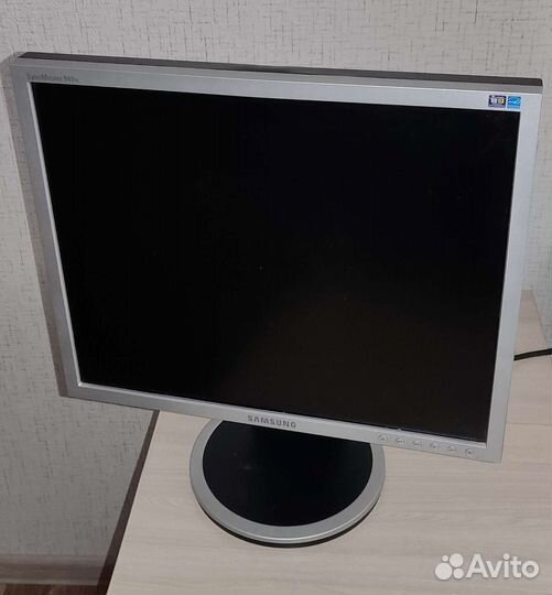 Монитор Samsung SyncMaster 940n 19