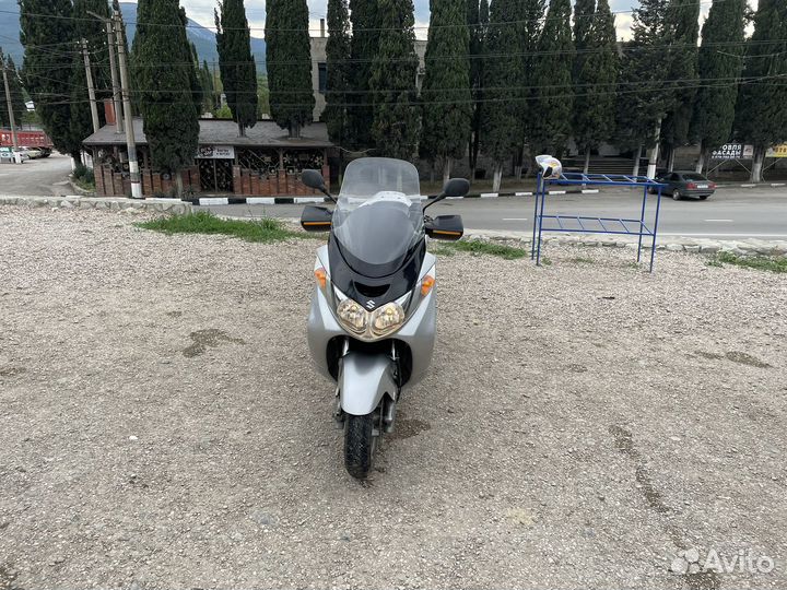 Продам макси-скутер Suzuki skayway 250