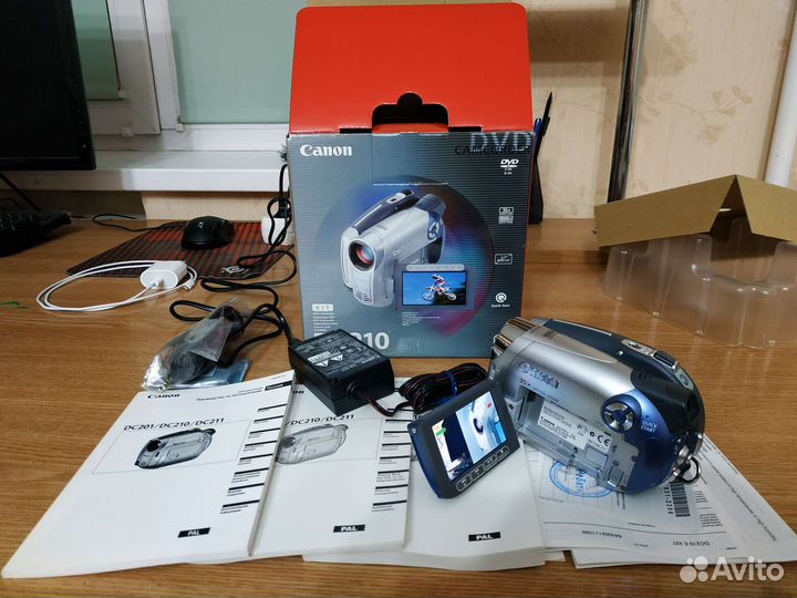 Видеокамера DVD Canon DC210 новая