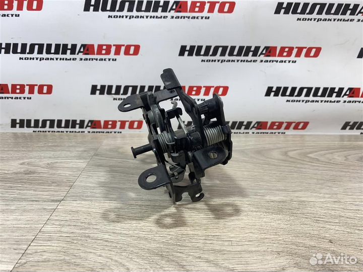 Замок капота бмв 5 Ф10 Ф11