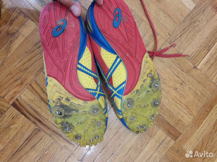 Легкоатлетические шиповки Asics