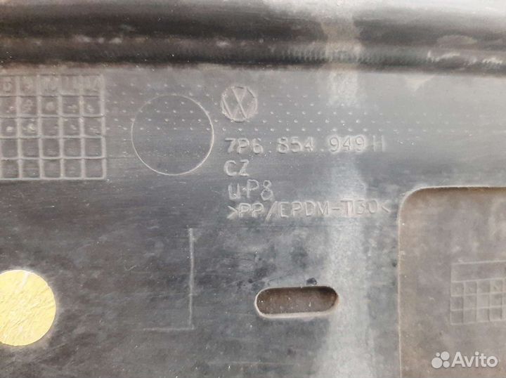 Молдинг двери задний левый VW Touareg 2 NF