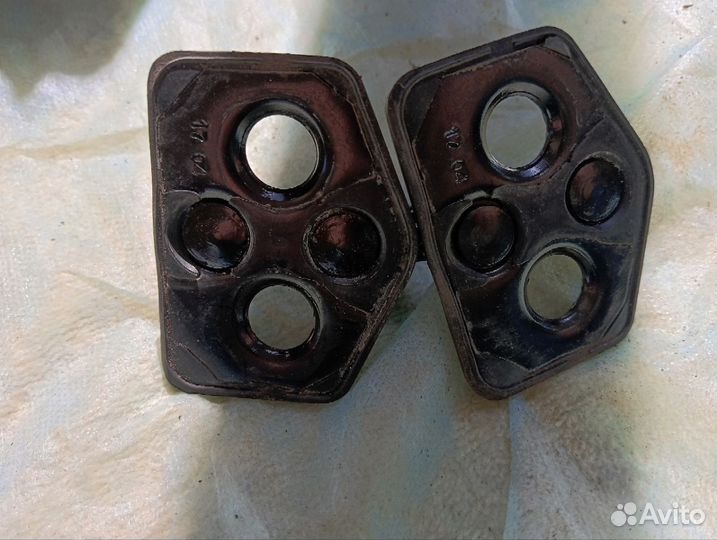 Петля замка (2 шт) Volvo S60 30661367