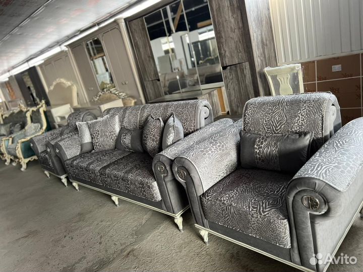 Диван и кресла