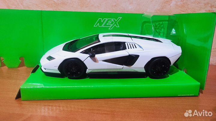 Lamborghini Countach LPI800-4 1:24 Welly
