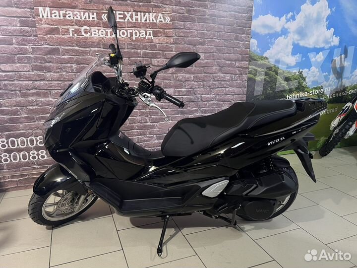 Скутер Honda PCX 200cc 2023год (реплика)