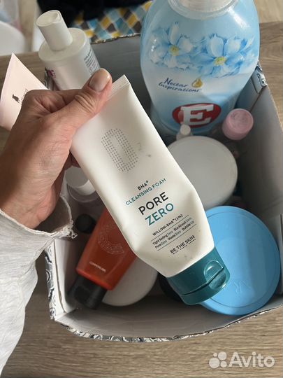 Огромная коробка косметики