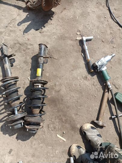 Задняя левая стойка Chevrolet Lacetti