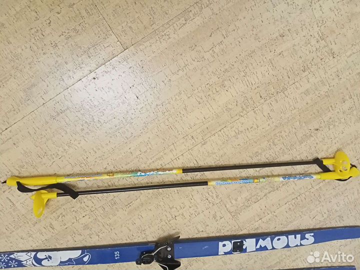 Лыжи, палочки, лыжные ботинки