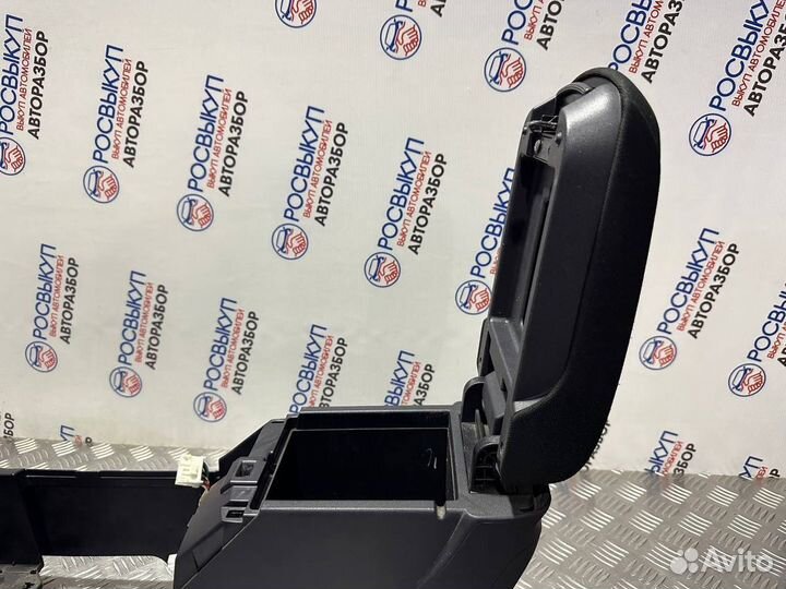 Подлокотник Mitsubishi Lancer 10