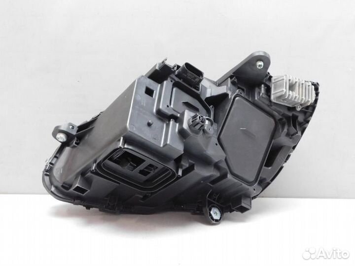 Фара правая Mercedes-Benz C-Class