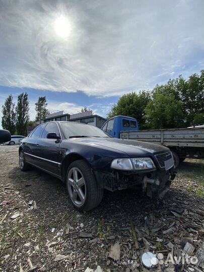 Audi A8 4.2 AT, 1997, 285 700 км