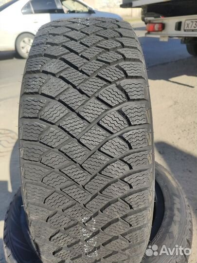 Maxxis Premitra Ice 5 SUV / SP5 205/55 R16