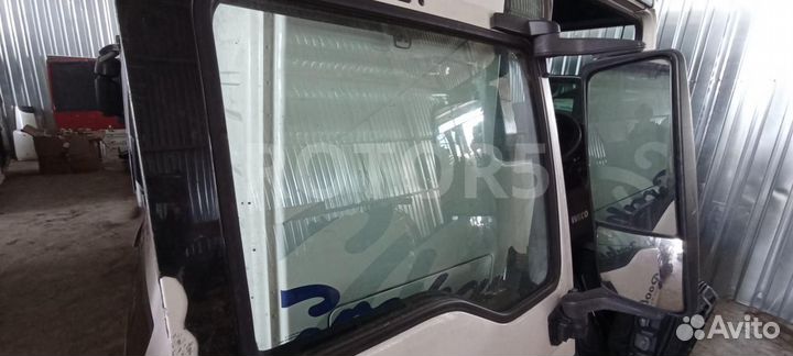 Стекло двери передней правой MAN TGX 2015