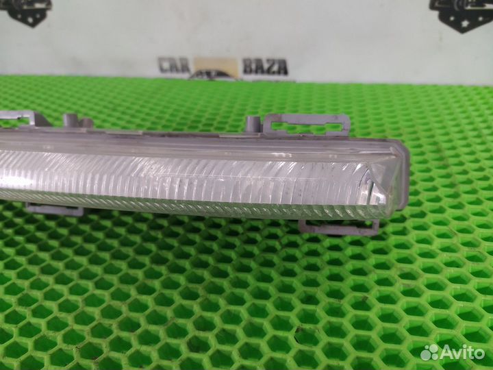 Фара дневного света левая L Mercedes-Benz C-class