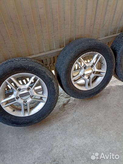 Резина Nokian Tyres 215/70/16