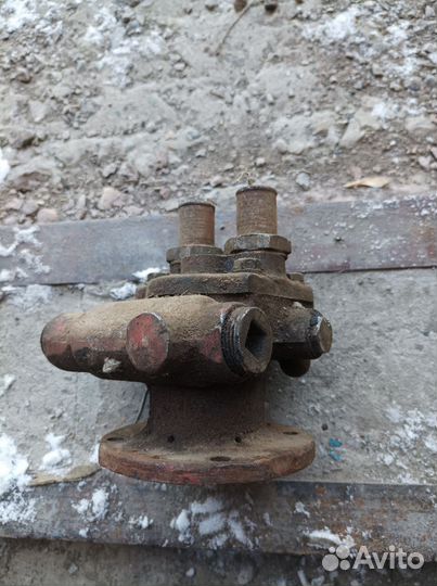 Насос маслозакачивающий ямз-240 240-1021012