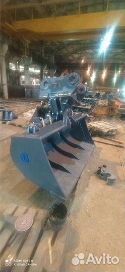 Планировочный ковш с гидроцилиндрами наклона