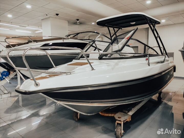 Прогулочный катер BossForr 580 HT Open