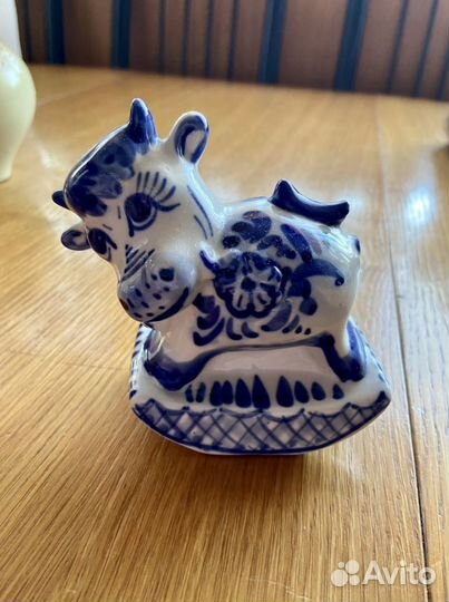 Сувенир Корова Вишенка, гжель, 10 см