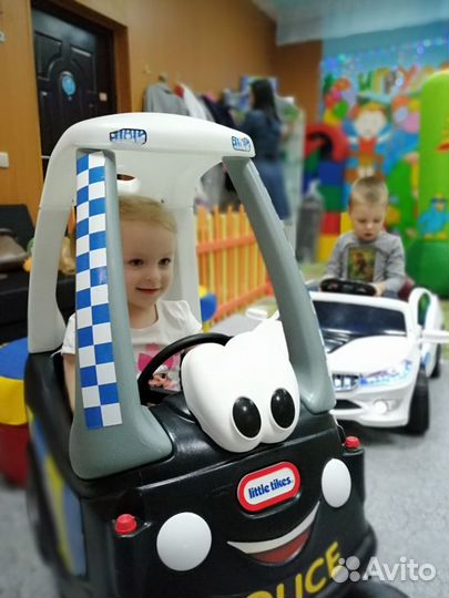 Машина-каталка Little Tikes