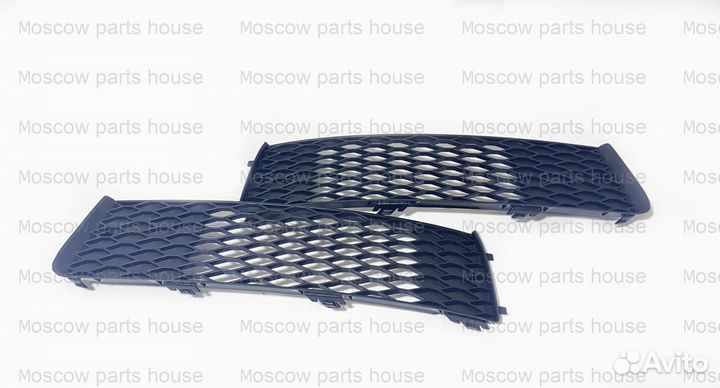 Audi Q7 10-15 вставка S line правая под поворотник