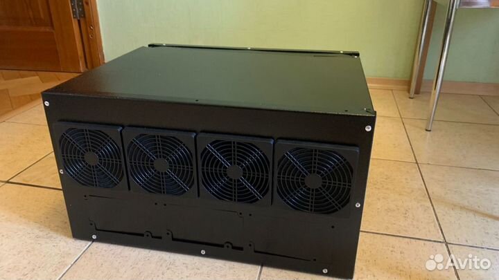 Закрытый корпус для майнинга на 9 карт