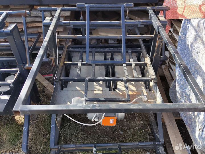 Станок для производства шлакоблоков