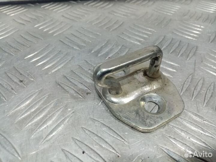 Б/У Ответная часть замка двери#001