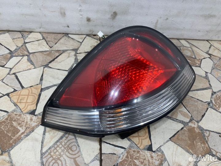 Фонарь задний Kia Rio хэтчбэк 1.4 G4EE 2011