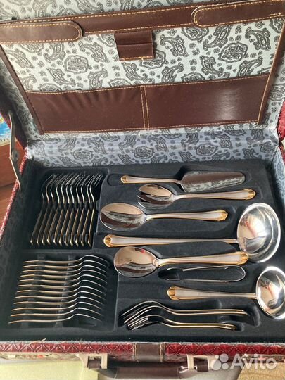 Набор столовых приборов на 12 персон