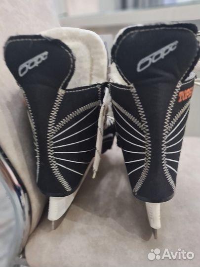 Коньки хоккейные профессиональные 38 размер