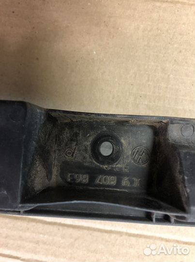 Кронштейн заднего бампера VW Passat B6 Combi