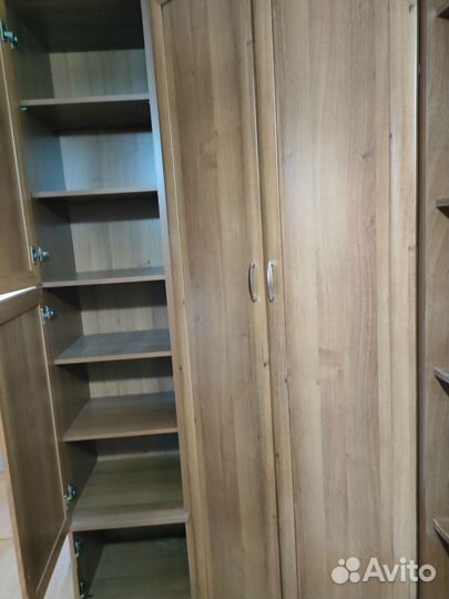 Угловой шкаф